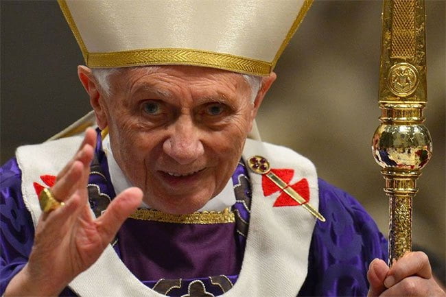 Religion: le Pape Benoît XI se prépare à la mort! 1 Religion: le Pape Benoît XI se prépare à la mort! 1