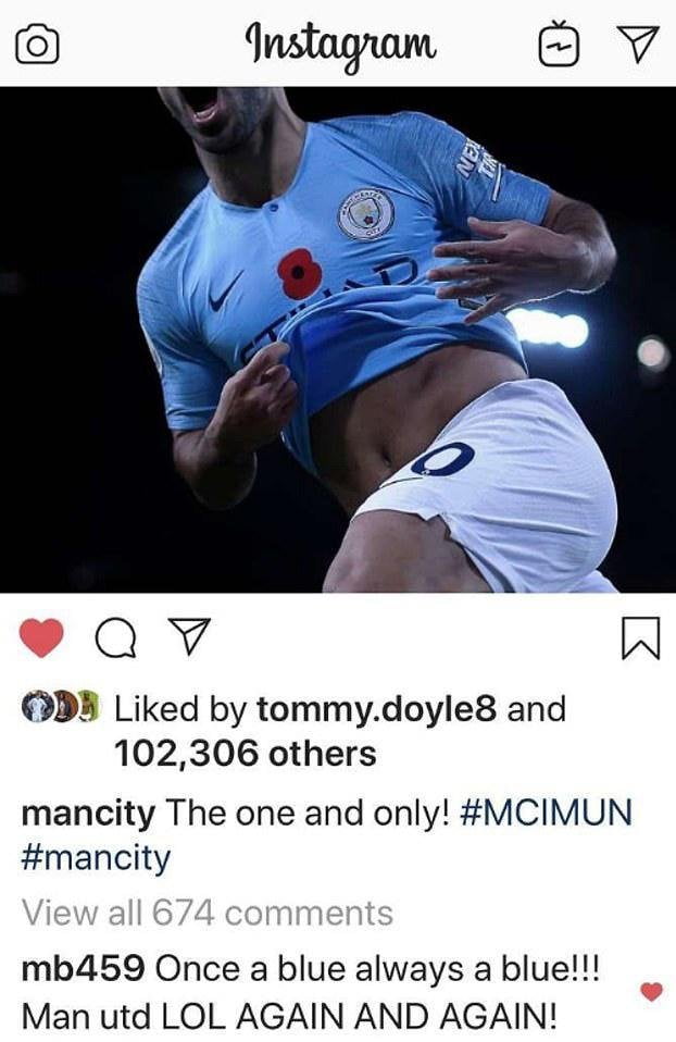 Balotelli se moque de l'échec de Man United face à Man City 1 Balotelli se moque de l'échec de Man United face à Man City 1