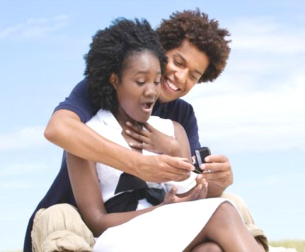 DAMES!!! voici 5 signes qui montrent qu'un homme va vous épouser 2