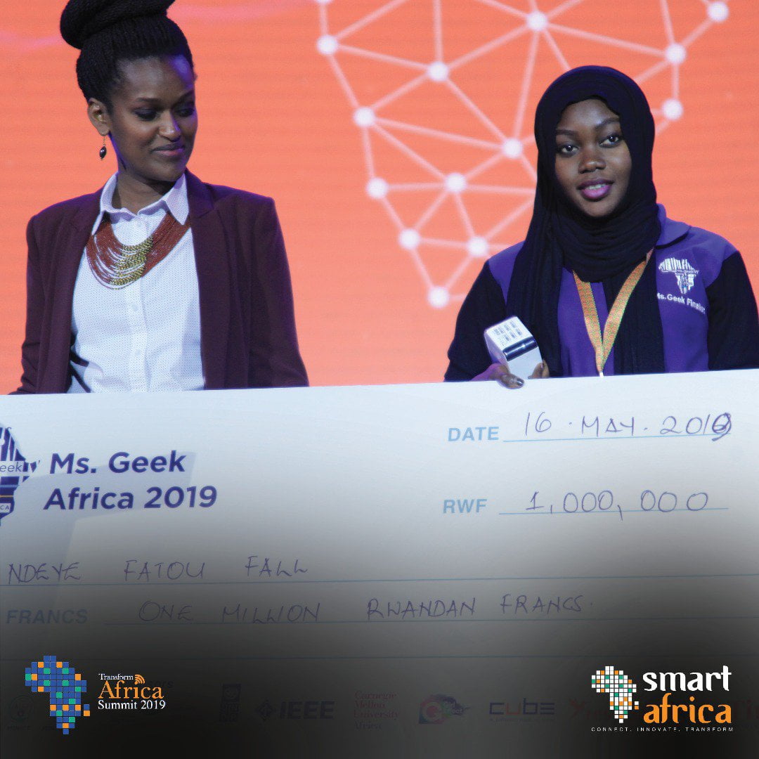 Miss Geek Africa 2019: Josephine Uwase, de la RD Congo, remporte le concours. (détails) 3 Miss Geek Africa 2019: Josephine Uwase, de la RD Congo, remporte le concours. (détails) 3