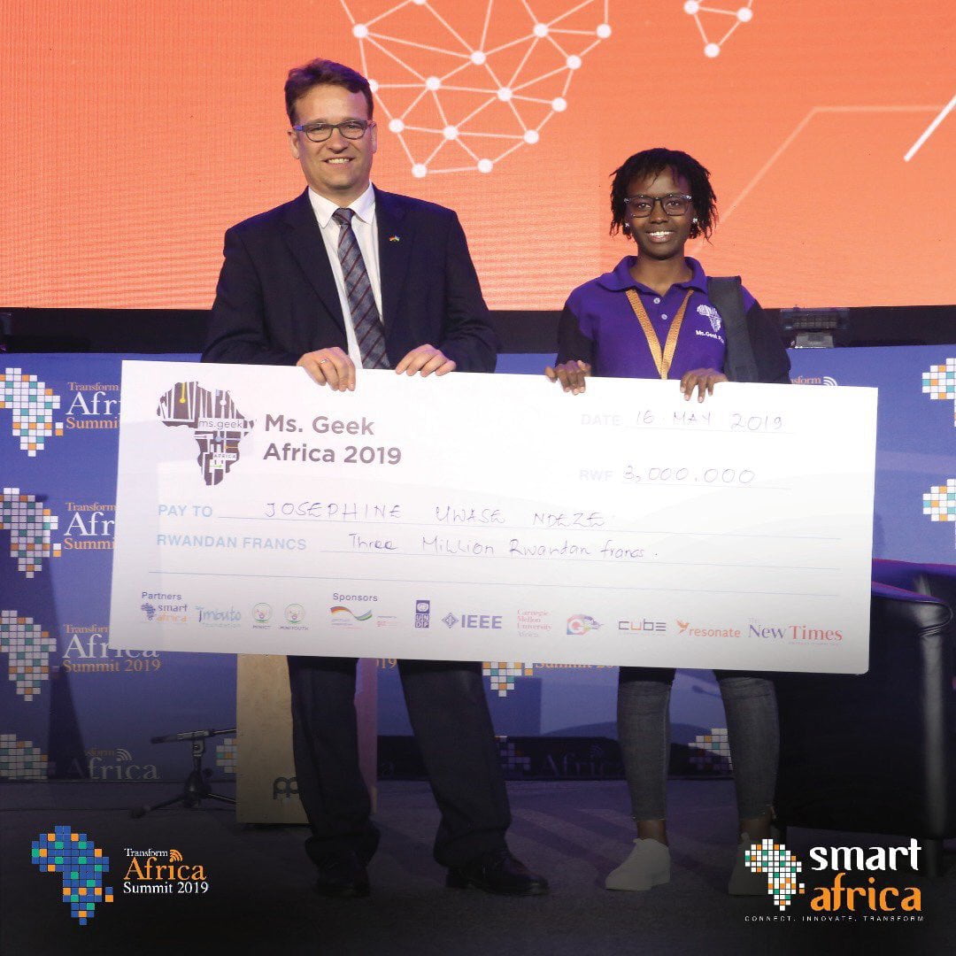 Miss Geek Africa 2019: Josephine Uwase, de la RD Congo, remporte le concours. (détails) 1 Miss Geek Africa 2019: Josephine Uwase, de la RD Congo, remporte le concours. (détails) 1