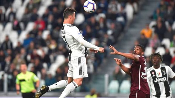 CRISTIANO RONALDO : 5 RECORDS DE HAUTEUR ( DÉTENTE) 3
