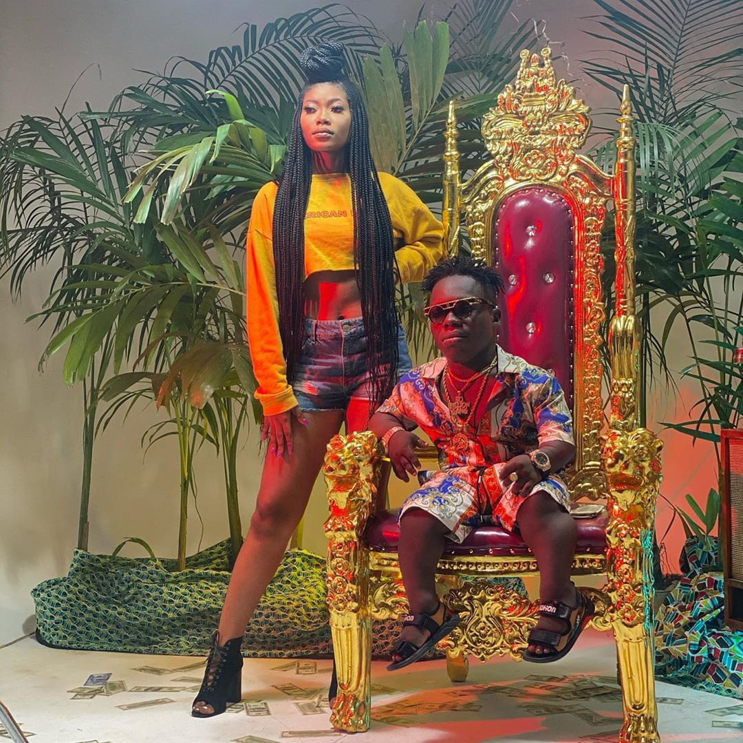 Le milliardaire nain Shatta Bandle montre sa "belle femme" (Photos) 1