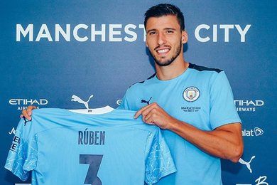 Foot - Mercato : Voici les défenseurs les plus chers de l'histoire ! 1 Foot - Mercato : Voici les défenseurs les plus chers de l'histoire ! 1