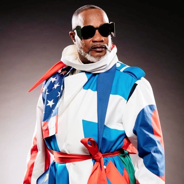 Musique : Quand Koffi Olomide félicite Innoss’B pour avoir acheté un appartement à la cité du fleuve 1
